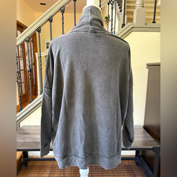 Pink by Victoria’s Secret XS Charcoal Gray Turtleneck Sweatshirt and Joggers Set - Picture 4 of 16